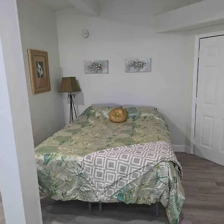 Renovate Large Studio 21-Directly Across Beach St. Pete Beach Exterior photo
