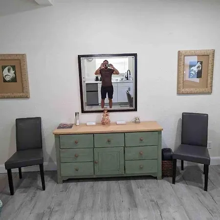 Renovate Large Studio 21-Directly Across Beach St. Pete Beach Exterior photo